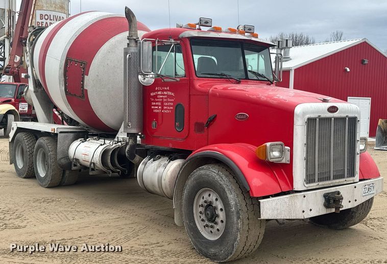 image for item DO0372 2005 Peterbilt 357 ready mix truck