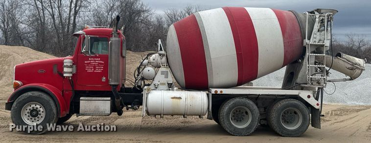 image for item DO0372 2005 Peterbilt 357 ready mix truck