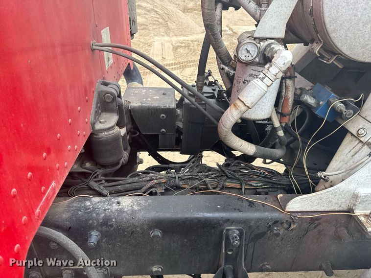 image for item DO0372 2005 Peterbilt 357 ready mix truck