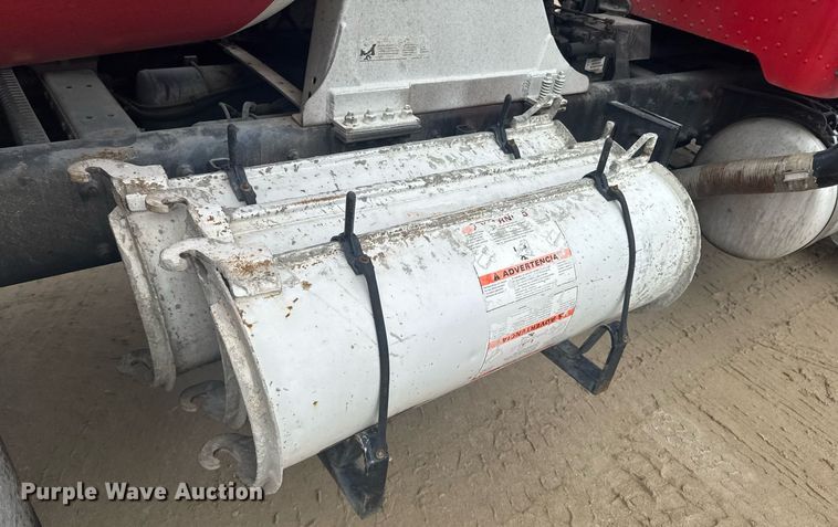 image for item DO0372 2005 Peterbilt 357 ready mix truck