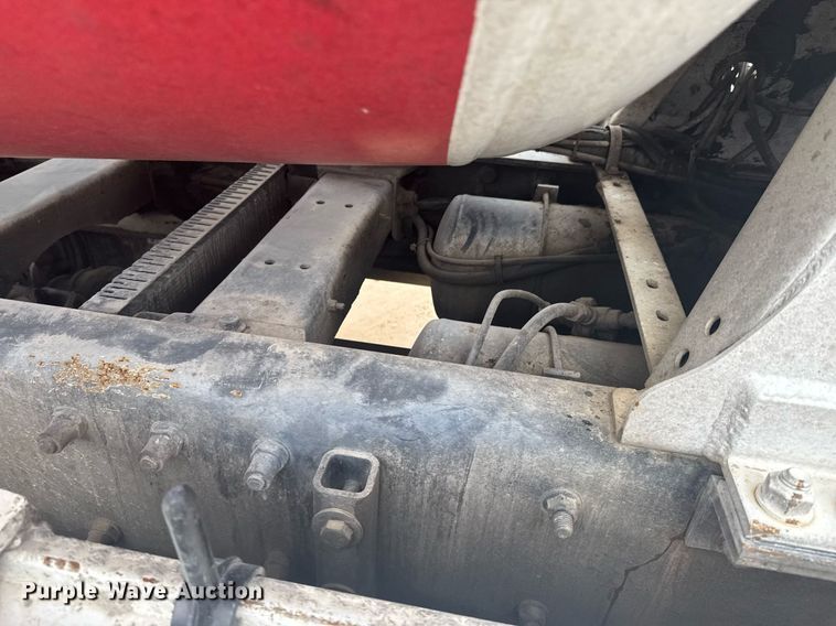 image for item DO0372 2005 Peterbilt 357 ready mix truck