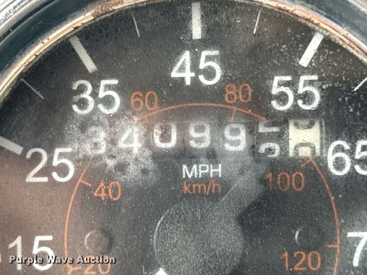 image for item DO0372 2005 Peterbilt 357 ready mix truck