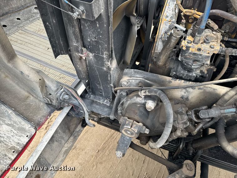 image for item DO0372 2005 Peterbilt 357 ready mix truck