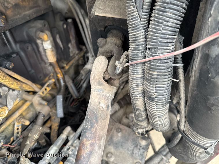 image for item DO0372 2005 Peterbilt 357 ready mix truck