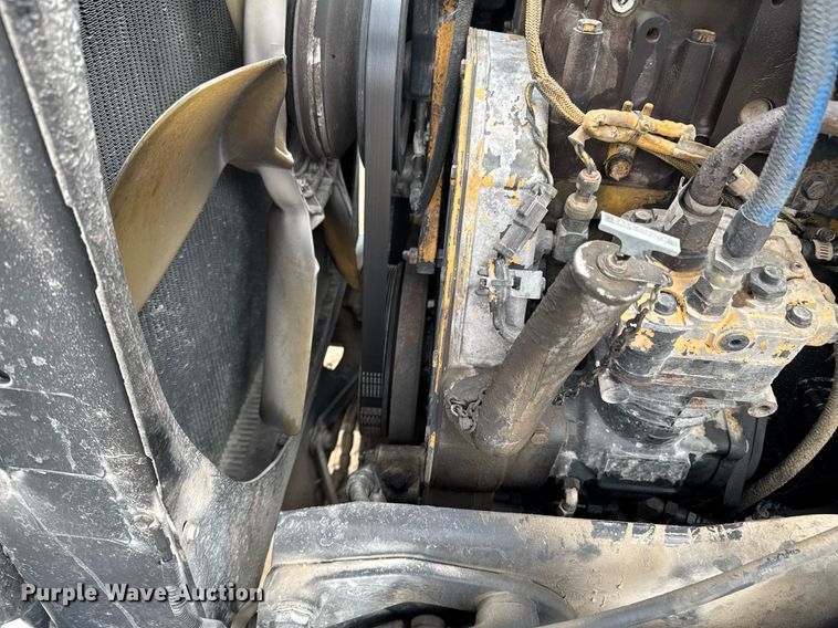 image for item DO0372 2005 Peterbilt 357 ready mix truck