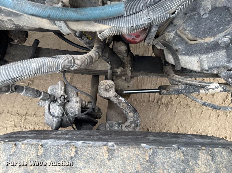 image for item DO0372 2005 Peterbilt 357 ready mix truck