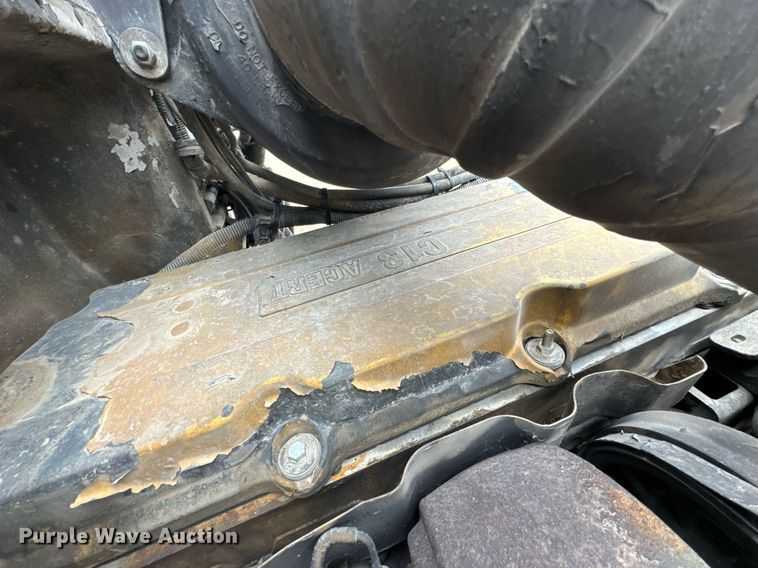 image for item DO0372 2005 Peterbilt 357 ready mix truck