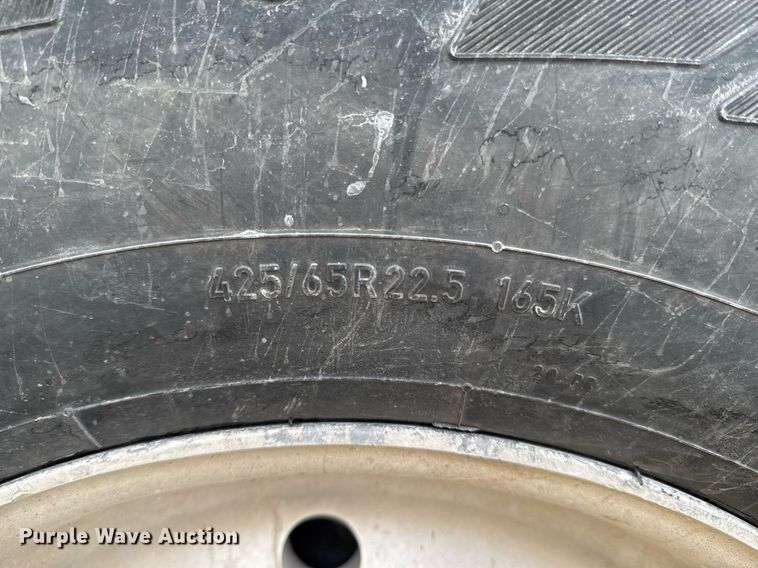 image for item DO0372 2005 Peterbilt 357 ready mix truck