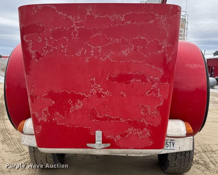 image for item DO0372 2005 Peterbilt 357 ready mix truck