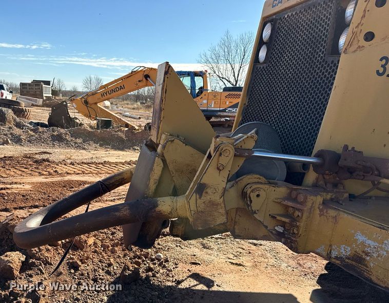 image for item DO2621 1977 Caterpillar 637D conventional scraper 