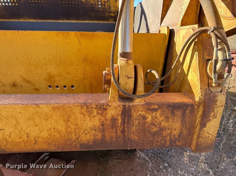 image for item DO2621 1977 Caterpillar 637D conventional scraper 