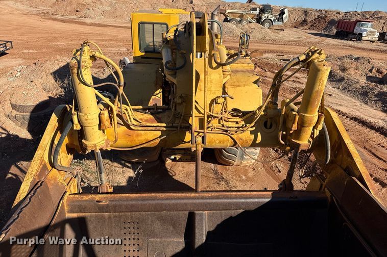 image for item DO2621 1977 Caterpillar 637D conventional scraper 