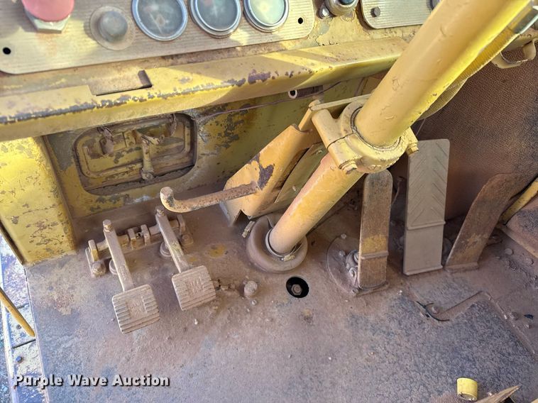 image for item DO2621 1977 Caterpillar 637D conventional scraper 