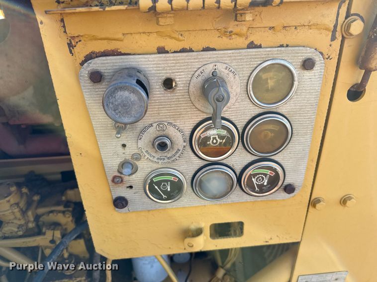 image for item DO2621 1977 Caterpillar 637D conventional scraper 