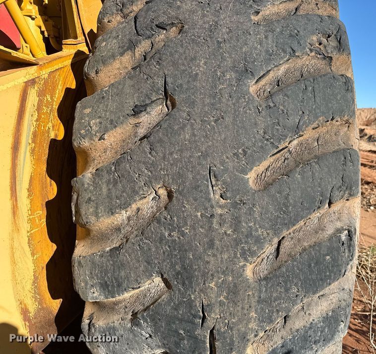 image for item DO2621 1977 Caterpillar 637D conventional scraper 