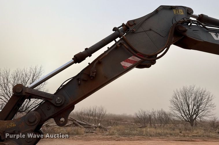 image for item DO2622 2006 Volvo EC360BLC excavator