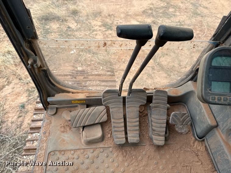 image for item DO2622 2006 Volvo EC360BLC excavator