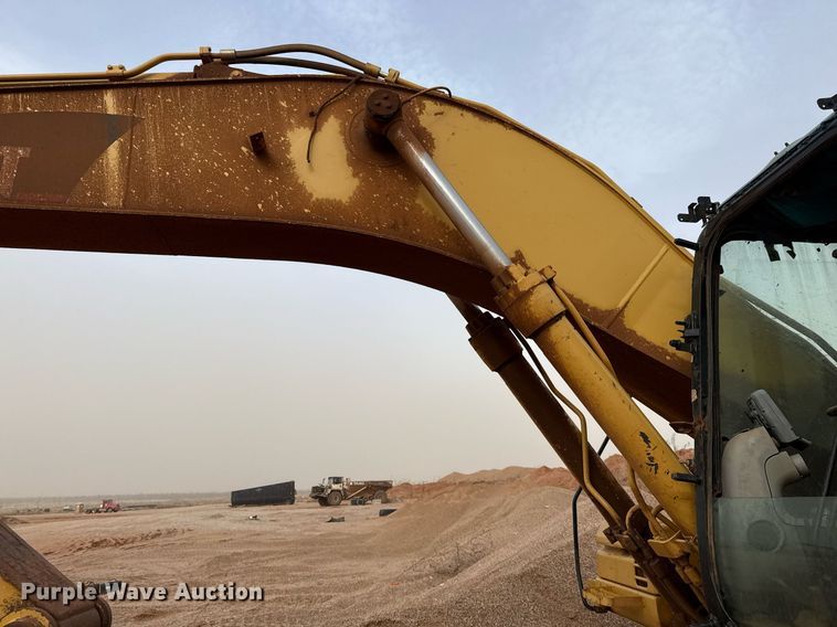 image for item DO2626 2007 Caterpillar 325D excavator