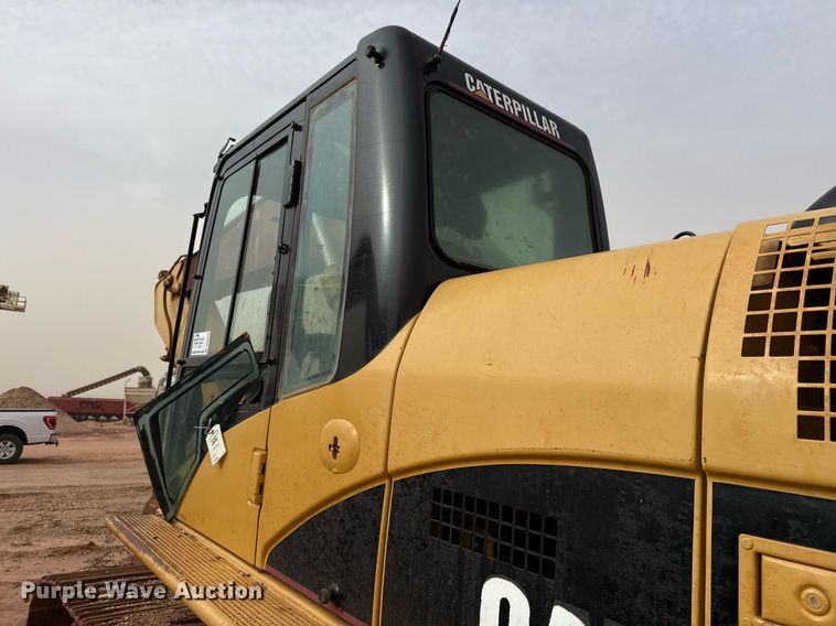 image for item DO2626 2007 Caterpillar 325D excavator