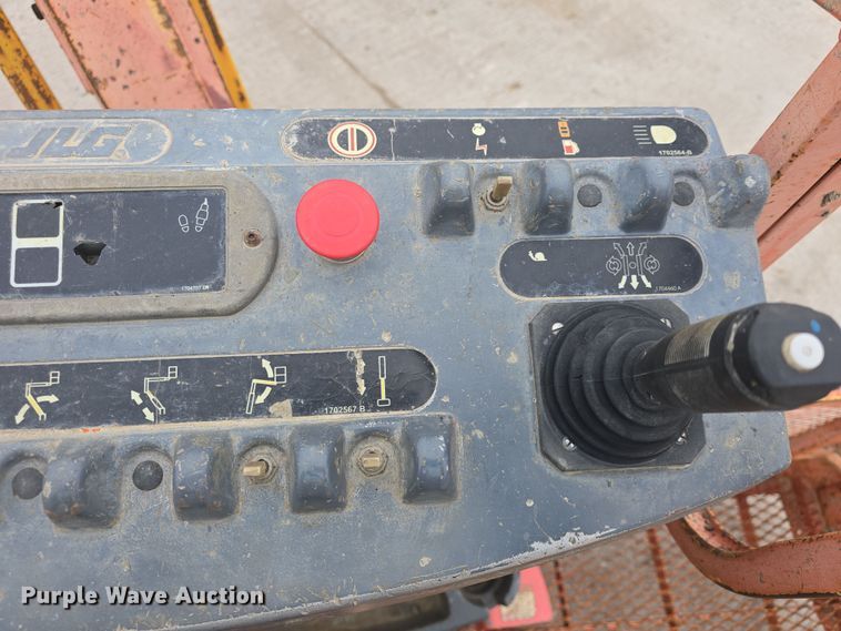 image for item DO7767 2000 JLG S60SJC boom lift