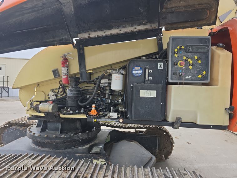 image for item DO7767 2000 JLG S60SJC boom lift