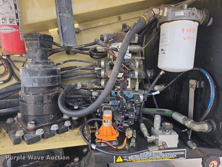 image for item DO7767 2000 JLG S60SJC boom lift