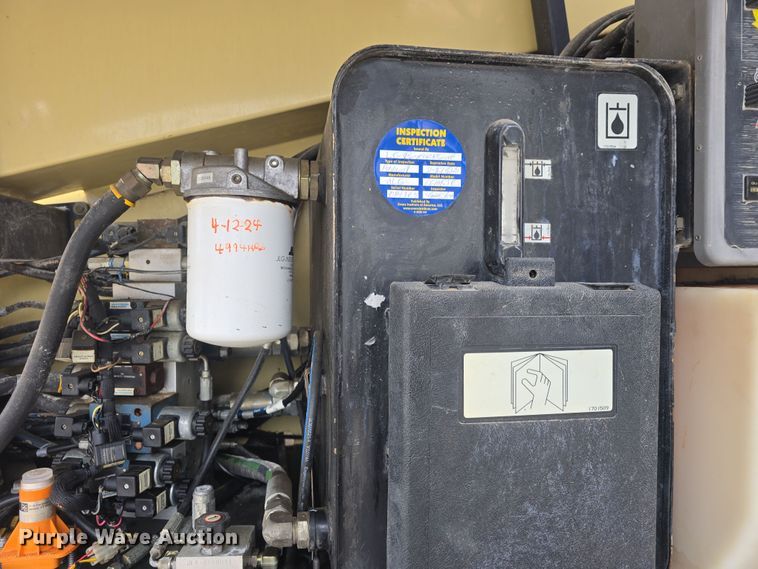 image for item DO7767 2000 JLG S60SJC boom lift