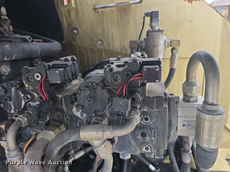 image for item DO7767 2000 JLG S60SJC boom lift