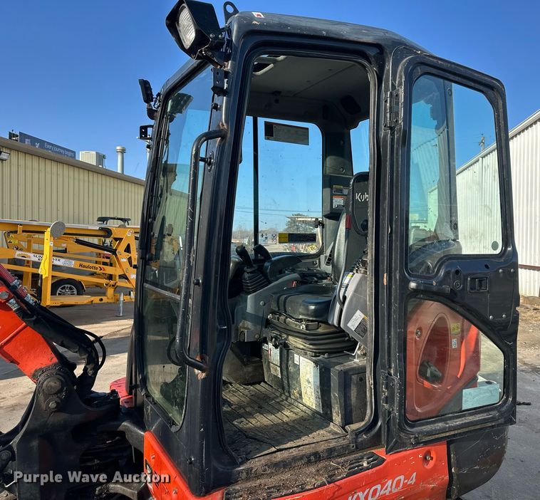 image for item DQ6615 2019 Kubota KX040-4 mini excavator