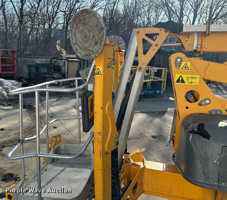 image for item DQ6616 2019 Biljax 4527A boom lift