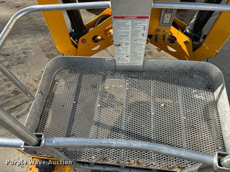 image for item DQ6616 2019 Biljax 4527A boom lift