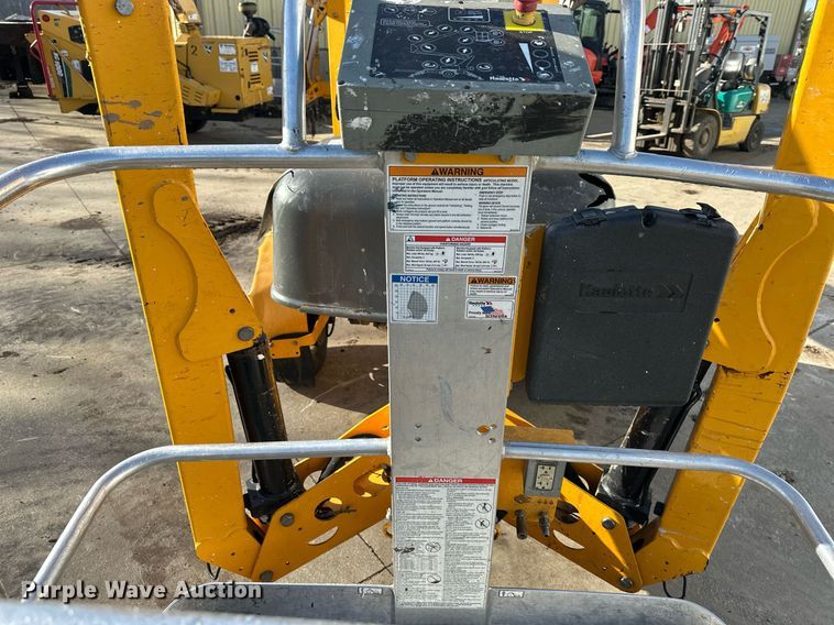 image for item DQ6616 2019 Biljax 4527A boom lift