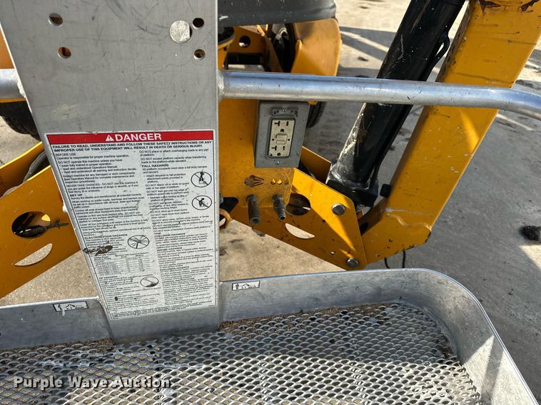 image for item DQ6616 2019 Biljax 4527A boom lift