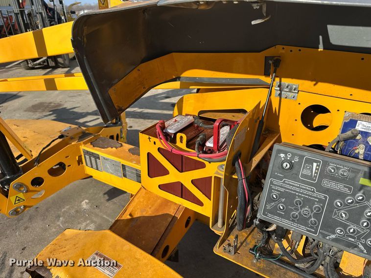 image for item DQ6616 2019 Biljax 4527A boom lift