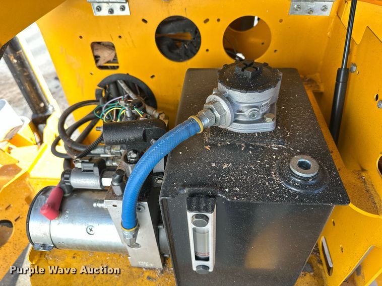 image for item DQ6616 2019 Biljax 4527A boom lift