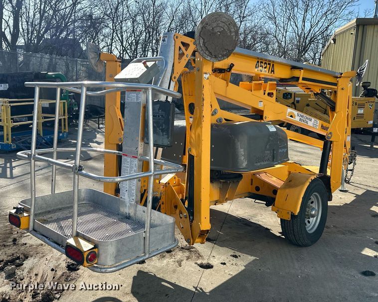 image for item DQ6617 2019 Biljax 4527A boom lift