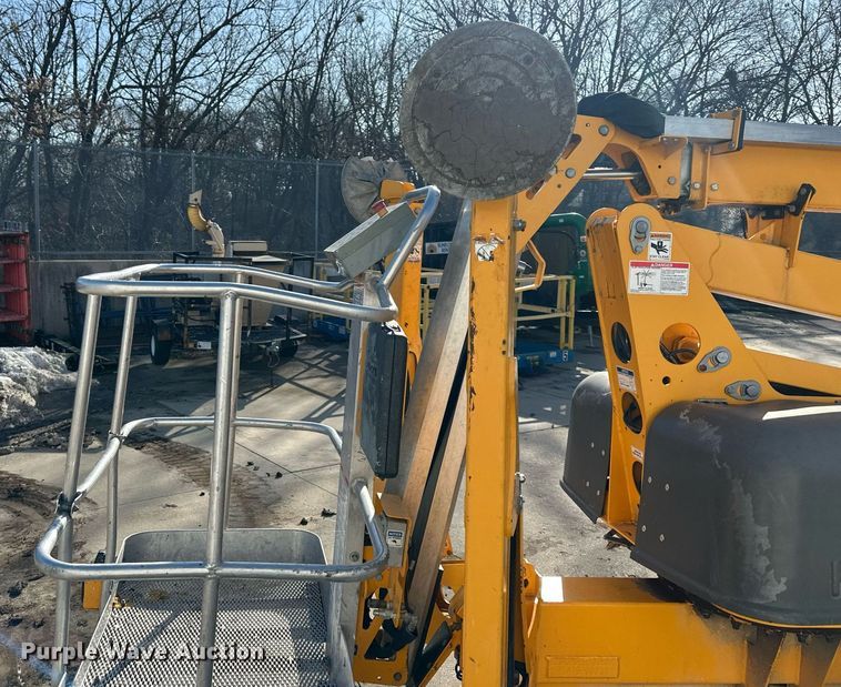 image for item DQ6617 2019 Biljax 4527A boom lift