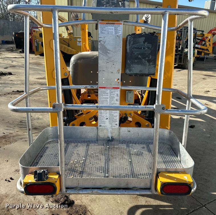 image for item DQ6617 2019 Biljax 4527A boom lift