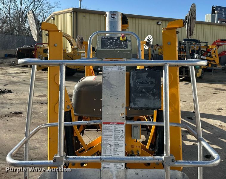 image for item DQ6617 2019 Biljax 4527A boom lift