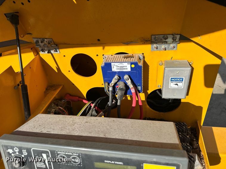 image for item DQ6617 2019 Biljax 4527A boom lift