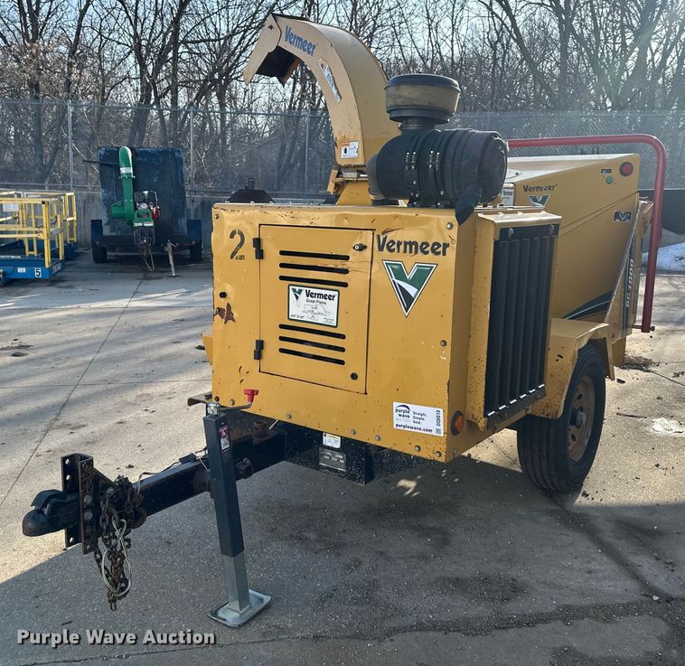 image for item DQ6618 2013 Vermeer BC1000XL wood chipper