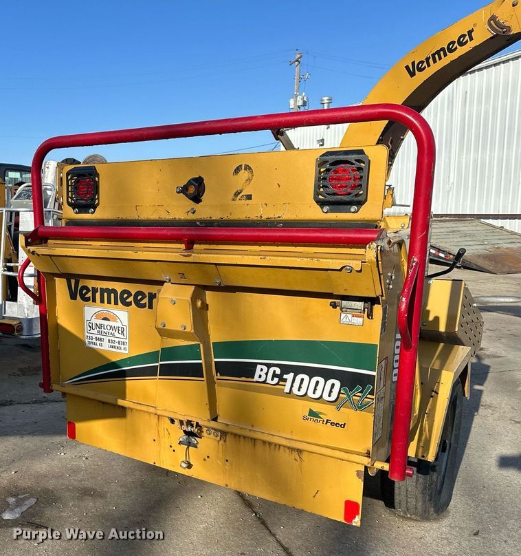 image for item DQ6618 2013 Vermeer BC1000XL wood chipper
