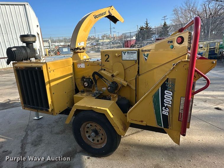 image for item DQ6618 2013 Vermeer BC1000XL wood chipper