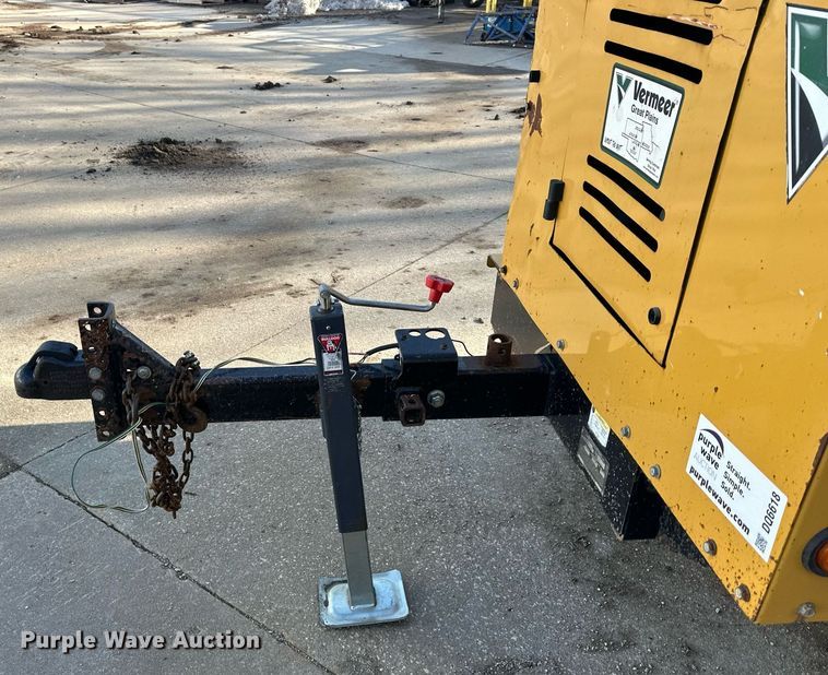 image for item DQ6618 2013 Vermeer BC1000XL wood chipper