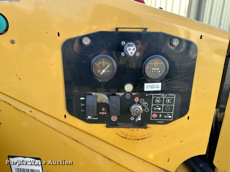 image for item DQ6618 2013 Vermeer BC1000XL wood chipper