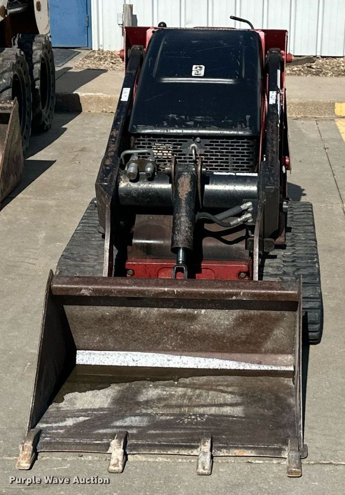 image for item DQ6621 2009 Toro TX 427 compact utility loader