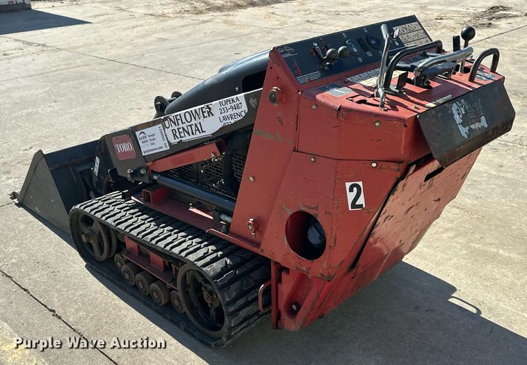 image for item DQ6621 2009 Toro TX 427 compact utility loader