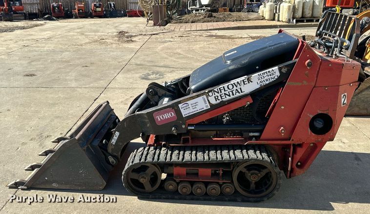 image for item DQ6621 2009 Toro TX 427 compact utility loader