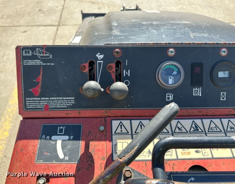 image for item DQ6621 2009 Toro TX 427 compact utility loader