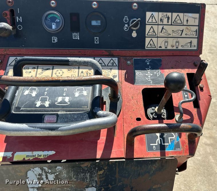 image for item DQ6621 2009 Toro TX 427 compact utility loader